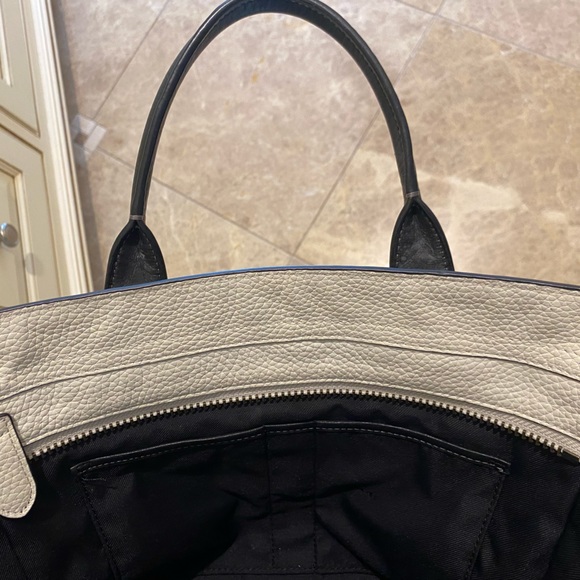 Coach purse  pebbled leather.  Used. Ox blood, cream, black - Picture 4 of 16